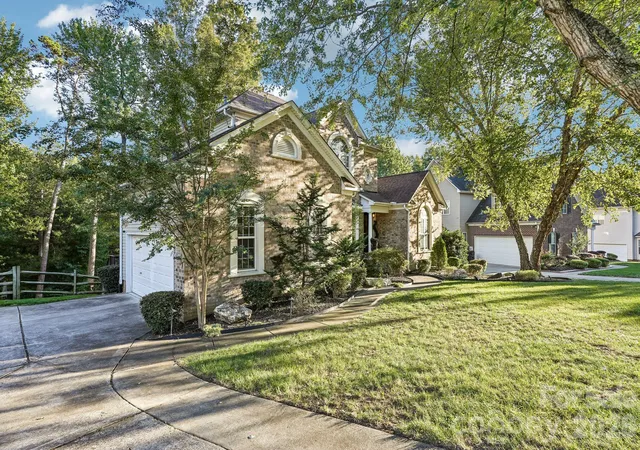 Photo 2 of Single family home for sale at 1679 Sanridge Wind Ln, Charlotte, NC 28262 | MLS# 4437498 | Listing updated on 2026-10-29