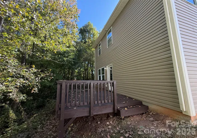 Photo 4 of Single family home for sale at 7006 Wandering Crk Dr, Charlotte, NC 28216 | MLS# 4437500 | Listing updated on 2026-10-24