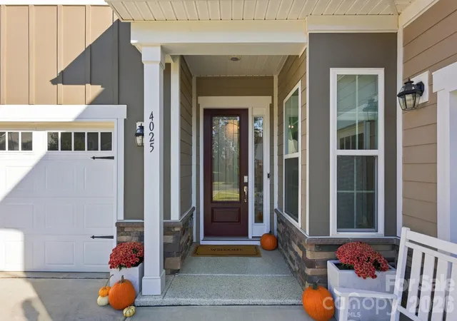 Photo 1 of Single family home for sale at 4025 Pollock View, Mount Holly, NC 28120 | MLS# 4437503 | Listing updated on 2026-10-26