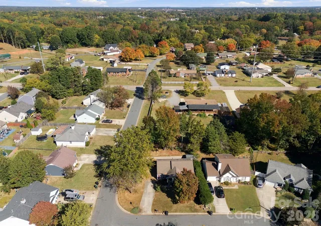 Photo 3 of Single family home for sale at 3335 English Ct, Concord, NC 28027 | MLS# 4437504 | Listing updated on 2026-10-30