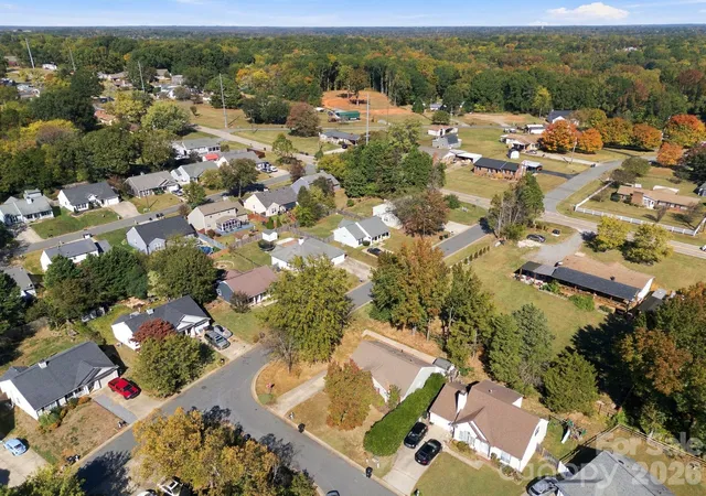 Photo 4 of Single family home for sale at 3335 English Ct, Concord, NC 28027 | MLS# 4437504 | Listing updated on 2026-10-30