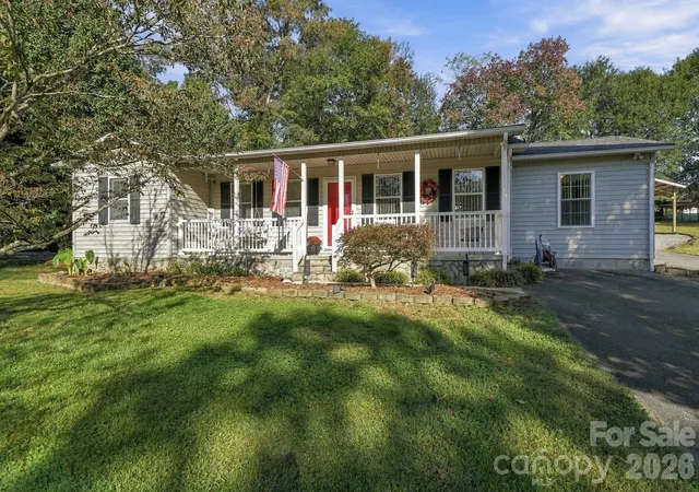 Photo 1 of Single family home for sale at 1295 Creekwood Dr, Morganton, NC 28655 | MLS# 4437508 | Listing updated on 2026-10-27