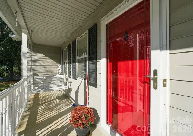 Photo 3 of Single family home for sale at 1295 Creekwood Dr, Morganton, NC 28655 | MLS# 4437508 | Listing updated on 2026-10-27