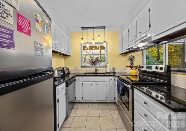 Listing Photo 5 - Condo for sale in building located at 2638 Park Rd, Charlotte, NC 28209 - Unit #G