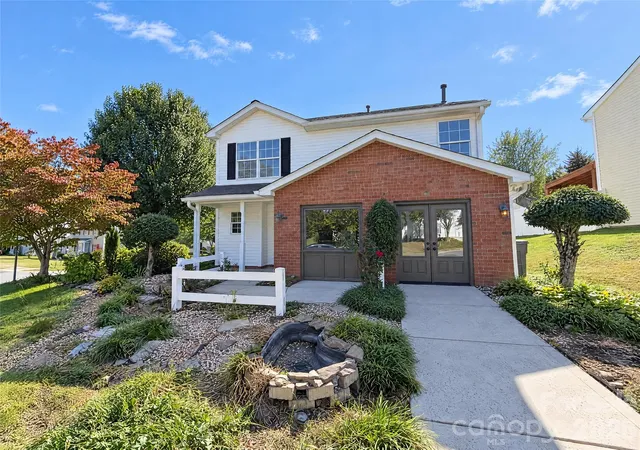 Photo 1 of Single family home for sale at 3512 Braden Dr, Charlotte, NC 28216 | MLS# 4437523 | Listing updated on 2026-10-26
