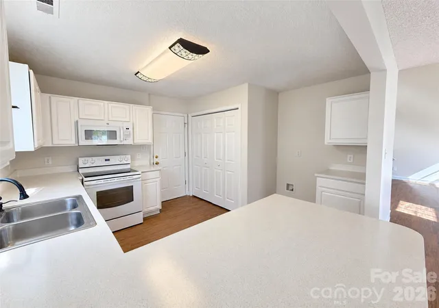 Photo 1 of Single family home for sale at 3512 Braden Dr, Charlotte, NC 28216 | MLS# 4437523 | Listing updated on 2026-10-26