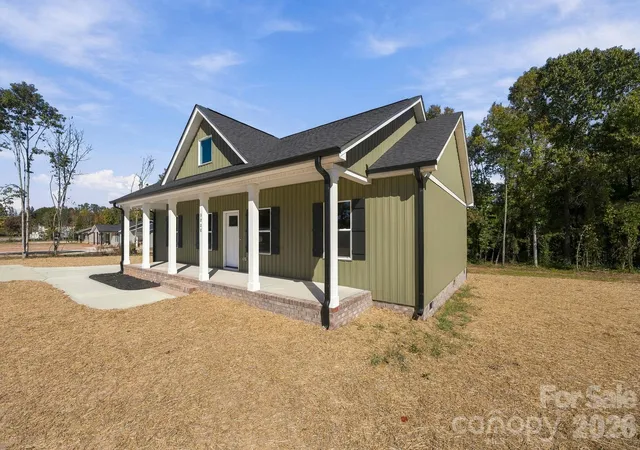Photo 2 of Single family home for sale at 3008 Polkville Rd, Shelby, NC 28150 | MLS# 4437550 | Listing updated on 2026-10-28