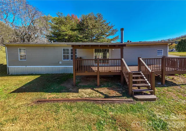 Photo 3 of Single family home for sale at 366 Dix Crk No 1 Rd, Leicester, NC 28748 | MLS# 4437571 | Listing updated on 2026-10-28