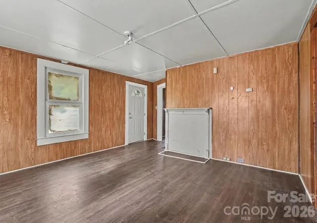 Photo 3 of Single family home for sale at 11 Circle St, Great Falls, SC 29055 | MLS# 4437572 | Listing updated on 2026-10-28