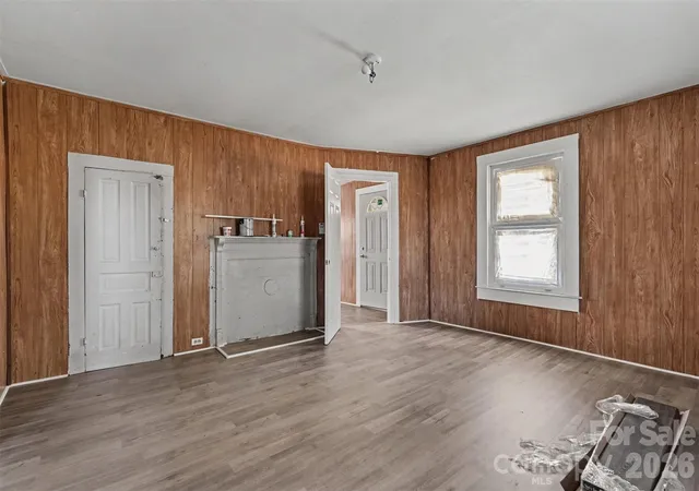 Photo 4 of Single family home for sale at 11 Circle St, Great Falls, SC 29055 | MLS# 4437572 | Listing updated on 2026-10-28