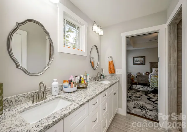Photo 1 of Single family home for sale at 160 Leyland Cir, Hendersonville, NC 28792 | MLS# 4437574 | Listing updated on 2026-10-31