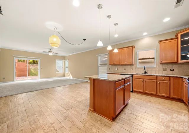 Photo 2 of Single family home for sale at 14719 Glenduff Pl, Charlotte, NC 28278 | MLS# 4437576 | Listing updated on 2026-10-29