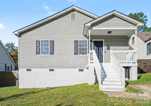 Single family home for sale at 1521 Sumter Ave, Charlotte, NC 28208 | MLS# 4437610