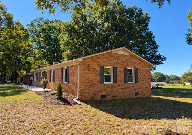 Photo 3 of Single family home for sale at 3889 Grange Rd, Maiden, NC 28650 | MLS# 4437653 | Listing updated on 2026-10-29