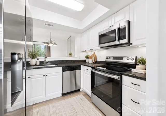 Photo 3 of Condo for sale at 9401 Vicksburg Park Ct, Charlotte, NC 28210 | MLS# 4437656 | Listing updated on 2026-10-30