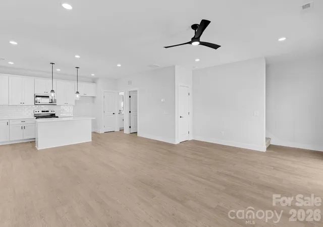 Photo 3 of Single family home for sale at 1429 10th Avenue SW, Hickory, NC 28602 | MLS# 4437660 | Listing updated on 2026-10-28