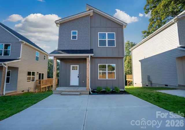 Photo 1 of Single family home for sale at 1433 10th Avenue SW, Hickory, NC 28602 | MLS# 4437663 | Listing updated on 2026-10-28