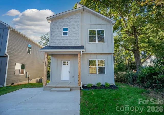 Photo 1 of Single family home for sale at 1437 10th Avenue SW, Hickory, NC 28602 | MLS# 4437665 | Listing updated on 2026-10-28