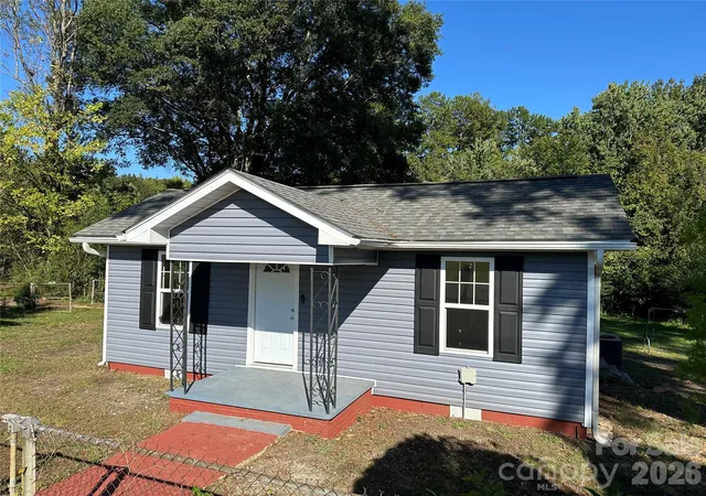 Photo 1 of Single family home for sale at 715 N Central Ave, Landis, NC 28088 | MLS# 4437668 | Listing updated on 2026-10-26