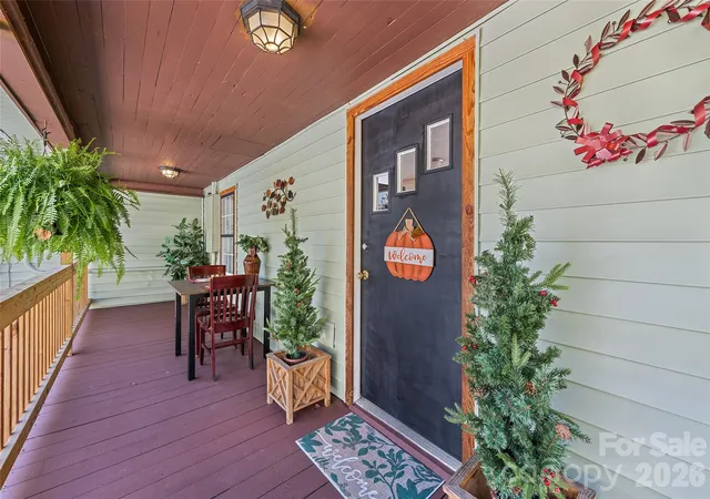 Photo 1 of Single family home for sale at 179 Jonathan Crk Rd, Waynesville, NC 28785 | MLS# 4437674 | Listing updated on 2026-10-25