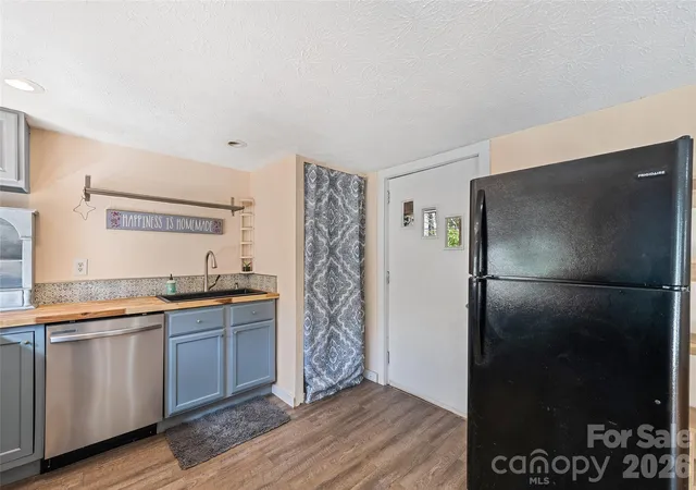 Photo 4 of Single family home for sale at 179 Jonathan Crk Rd, Waynesville, NC 28785 | MLS# 4437674 | Listing updated on 2026-10-25