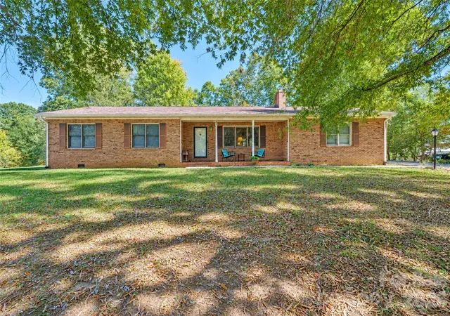 Photo 1 of Single family home for sale at 206 Bleynat St, Valdese, NC 28690 | MLS# 4437681 | Listing updated on 2026-10-27