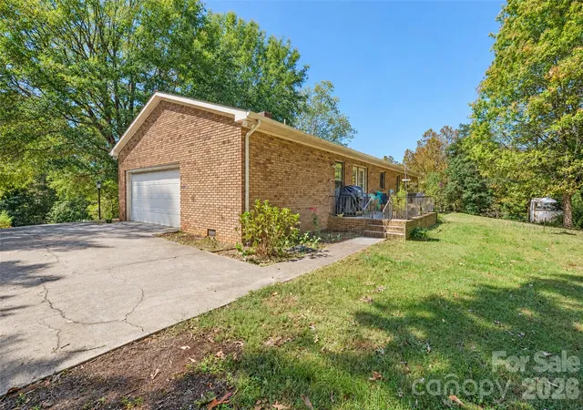 Photo 3 of Single family home for sale at 206 Bleynat St, Valdese, NC 28690 | MLS# 4437681 | Listing updated on 2026-10-27