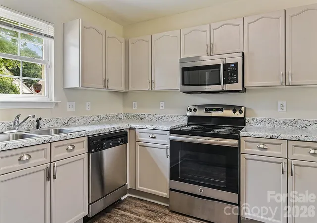 Photo 4 of Single family home for sale at 1127 Hannah Rae Ct, Charlotte, NC 28214 | MLS# 4437695 | Listing updated on 2026-10-25