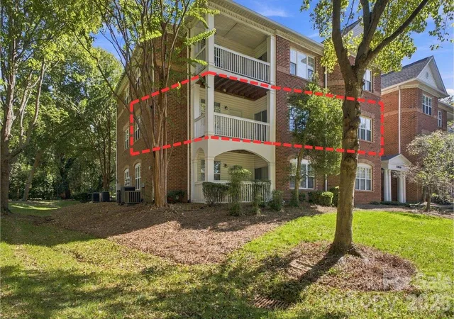 Photo 1 of Condo for sale at 5609 Fairview Rd #5, Charlotte, NC 28209 | MLS# 4437703 | Listing updated on 2026-10-28