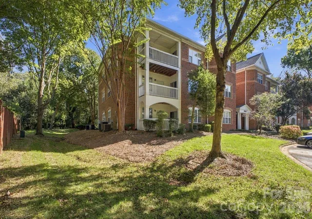Photo 2 of Condo for sale at 5609 Fairview Rd #5, Charlotte, NC 28209 | MLS# 4437703 | Listing updated on 2026-10-28