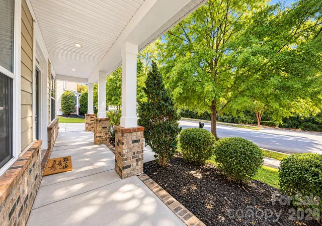 Photo 1 of Single family home for sale at 4008 Chasebrook Ln, Waxhaw, NC 28173 | MLS# 4437706 | Listing updated on 2026-10-30