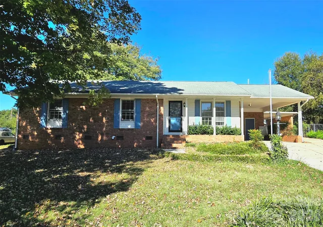 Photo 1 of Single family home for sale at 112 Wendover Dr, Lincolnton, NC 28092 | MLS# 4437712 | Listing updated on 2026-10-25