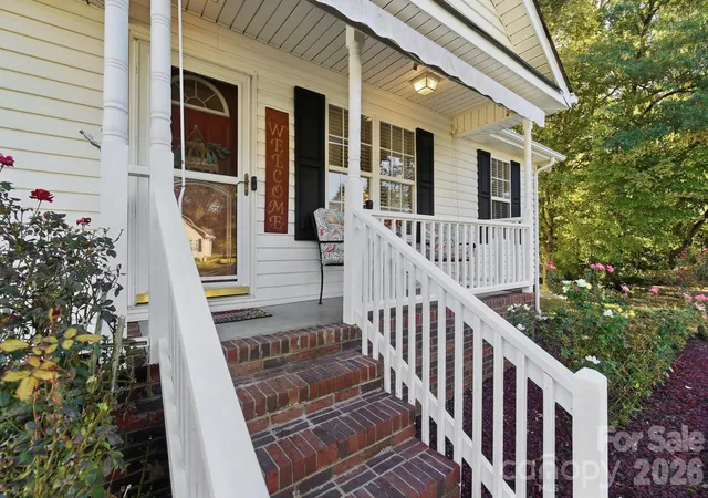 Photo 4 of Single family home for sale at 321 Hill St, Mount Holly, NC 28120 | MLS# 4437713 | Listing updated on 2026-10-28