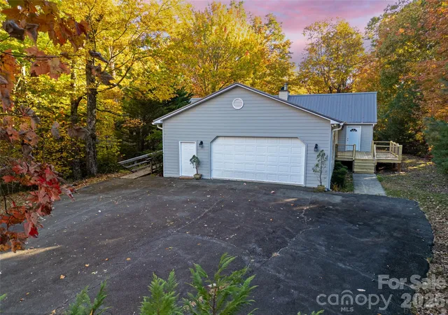 Photo 1 of Single family home for sale at 26 Fjord Rd, Rosman, NC 28772 | MLS# 4437714 | Listing updated on 2026-10-29