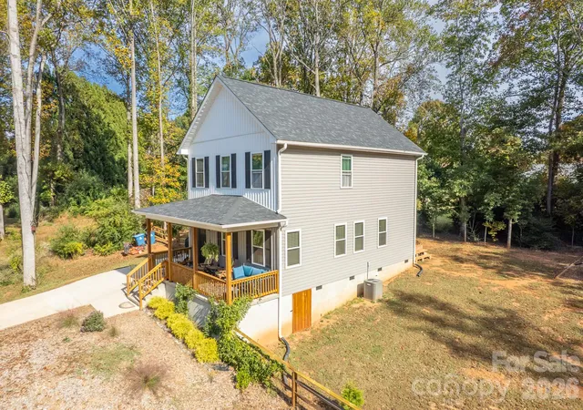 Photo 1 of Single family home for sale at 4541 Kings Ct, Hickory, NC 28602 | MLS# 4437729 | Listing updated on 2026-10-29