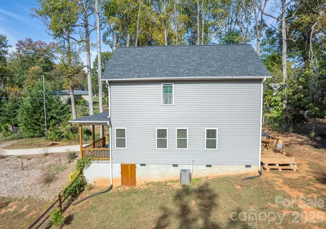 Photo 2 of Single family home for sale at 4541 Kings Ct, Hickory, NC 28602 | MLS# 4437729 | Listing updated on 2026-10-29
