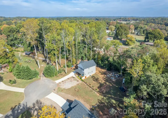 Photo 3 of Single family home for sale at 4541 Kings Ct, Hickory, NC 28602 | MLS# 4437729 | Listing updated on 2026-10-29