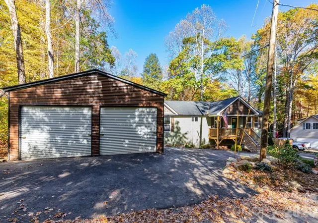 Photo 2 of Single family home for sale at 102 Reuben Branch Rd, Maggie Valley, NC 28751 | MLS# 4437731 | Listing updated on 2026-10-26