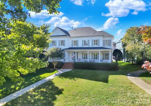 Photo 1 of Single family home for sale at 643 Bracket St, Fort Mill, SC 29708 | MLS# 4437759 | Listing updated on 2026-10-29