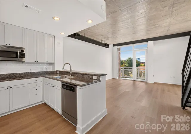 Photo 4 of Condo for sale at 710 W Trade St #501, Charlotte, NC 28202 | MLS# 4437781 | Listing updated on 2026-10-26