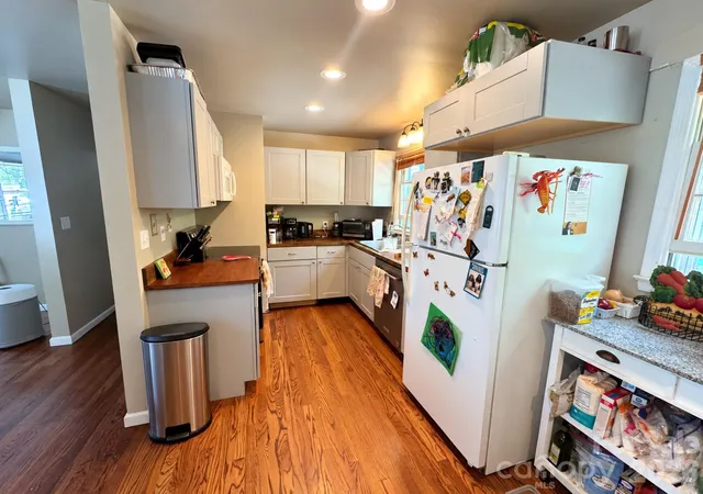 Photo 4 of Single family home for sale at 25 Worley Pl, Asheville, NC 28806 | MLS# 4437783 | Listing updated on 2026-10-29