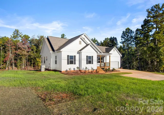 Photo 1 of Single family home for sale at 4665 Riverside Rd, Lancaster, SC 29720 | MLS# 4437789 | Listing updated on 2026-10-27