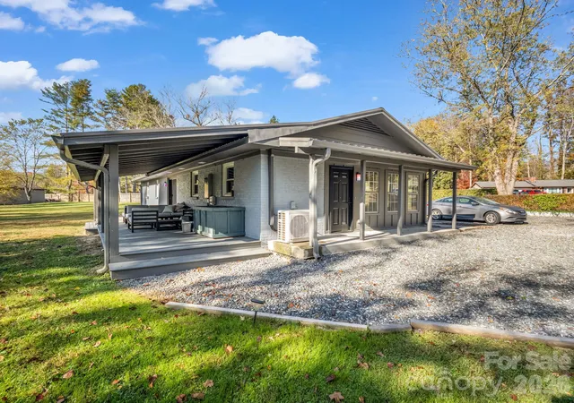 Photo 2 of Single family home for sale at 77 S Greenwood Forest Dr, Etowah, NC 28729 | MLS# 4437795 | Listing updated on 2026-10-30