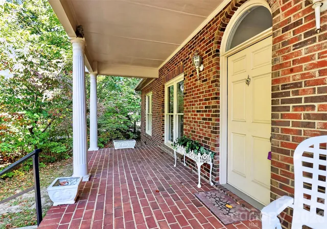 Photo 4 of Single family home for sale at 2625 Toddville Rd, Charlotte, NC 28214 | MLS# 4437796 | Listing updated on 2026-10-29