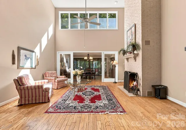 Photo 4 of Townhouse for sale at 5429 Sharon Rd, Charlotte, NC 28210 | MLS# 4437807 | Listing updated on 2026-10-27