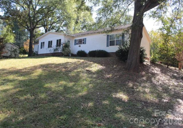 Photo 2 of Single family home for sale at 130 Overhill Dr, Gaffney, SC 29340 | MLS# 4437812 | Listing updated on 2026-10-26