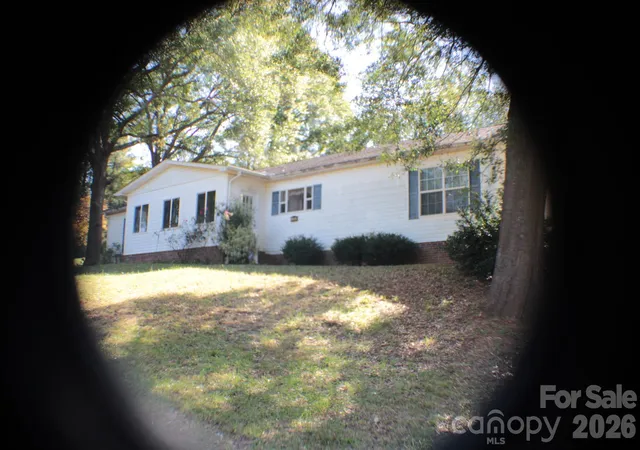 Photo 3 of Single family home for sale at 130 Overhill Dr, Gaffney, SC 29340 | MLS# 4437812 | Listing updated on 2026-10-26