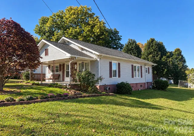 Single family home for sale at 808 Faet St SW, Valdese, NC 28690 | MLS# 4437817