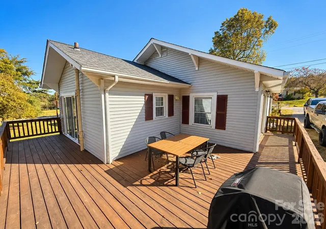 Photo 2 of Single family home for sale at 808 Faet St SW, Valdese, NC 28690 | MLS# 4437817 | Listing updated on 2026-10-28