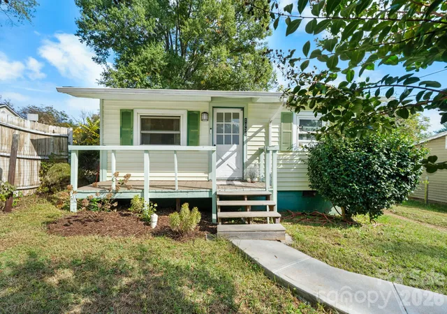 Single family home for sale at 1036 19th Street, Hickory, NC 28601 | MLS# 4437819